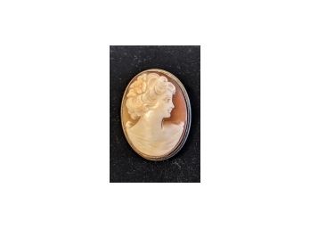 Elegant Vintage Cave Shell Cameo Pin In A Silver Frame - Has A Broken Clasp - 1'