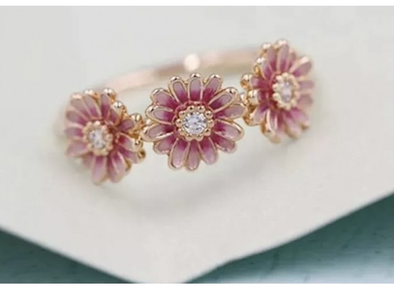 Pink Ombre 3 Daisies With Sparkling Rhinestones Centers Rose Gold Plated Fashion Ring Size 9.25