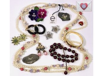 Who Hoo! Pearls Pins Pins Pearls Pins Earrings Bracelet Costume Vintage Jewelry Lot