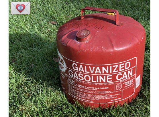 Neat Old 5 Gallon Galvanized Metal Painted Red Gas Can