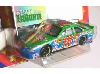 New In Box ~ 2002 NASCAR Winners Circle 1:43 Scale #18 The Muppets Show Bobby Labonte Car With 2 Cards {K2}