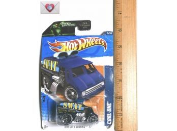 2010 Hot Wheels HW City Works Small Cool-One Car ~ New Old Stock {I-14}