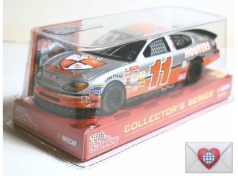 New In Box ~ 1:24 Scale 2003 NASCAR Hooters Racing Champions Ford Car #11 Brett Bodine {K18}