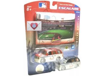 2006 MLB Upper Deck 1:64 Scale ~ 2 St. Louis Cardinals GM Escalades ~ New Old Stock {I-32}