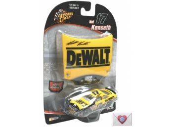 New In Box ~ 2006 NASCAR Winners Circle 1:64 Scale #17 Matt Kenseth USG Sheetrock Car With Hood Magnet {I-37}