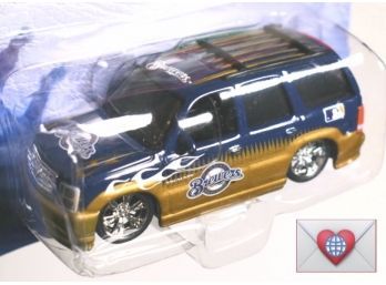 2006 MLB Upper Deck Players Choice 1:64 Scale Escalade With Ben Sheets Trading Card ~ New Old Stock {I-33}