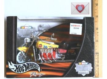 2002 Hot Wheels Racing 1:18 Scale Yellow #36 M&Ms Thunder Rides Motorcycle New Old Stock {J-9}