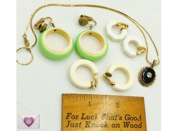 Mod Vintage Plastic Hoops And A Gold Tone Onyx Necklace Lot