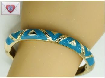 Great Looking Turquoise Enamel And Gold Tone Clamper Bangle