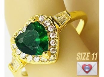 Size 11 ~ Fun Happy Green Glass Love Heart Ring ~ So Pretty!