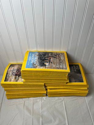 Large Lot Of National Geographic Magazines