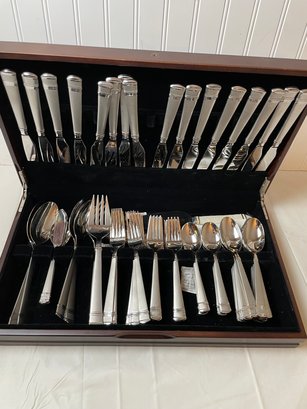 Gorgeous Stainless Steel Flatware Set With Case