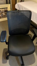 HON Desk Chair In Like-new Condition