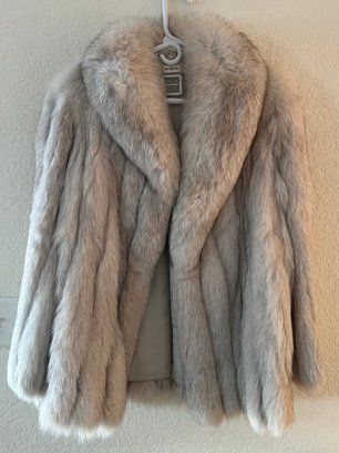 Vintage Saga Fox Women's Large Fur Coat - Hong Kong