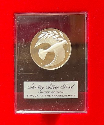 1974 Peace Enduring Franklin Mint Sterling Silver Proof Holiday Medal With Box, Paperwork, And Plastic Case
