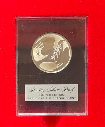 1976 Peace Franklin Mint Sterling Silver Proof Holiday Medal With Box, Paperwork, And Plastic Case