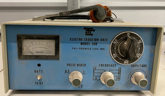 Vintage Tri-tronics Electric Sedation Unit Model 100 ( As Is) 1 Of 2
