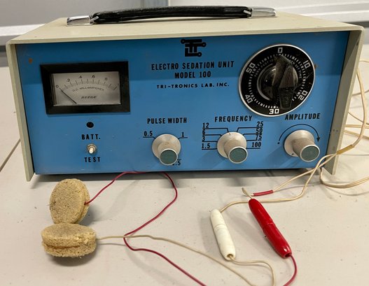 Vintage Tri-Tronics Electric Sedation Unit Model 100 ( As Is) 2 Of 2