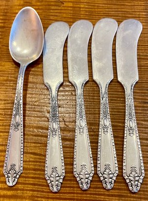 4 Antique Whiting Mfg Co Sterling Silver Spreader Knives & 1 Demitasse Spoons - Total Weight 118 Grams