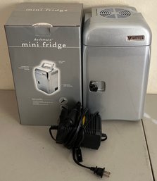 Deskmate 12v Minifridge With Original Box And Power Cable