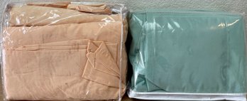 (2) Sets Of Vintage Mint Green And Peach Queen Size Bed Sheets With Pillow Cases