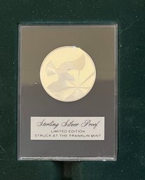 1972 Dove Of Peace Franklin Mint Sterling Silver Proof Holiday Medal With Box, Paperwork, And Plastic Case