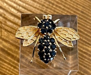 14K Gold 585 Hand Assembled 20 Natural Blue 4.20 Carats Sapphire Bee Pendant 6.94 Grams - G I A Appraisal