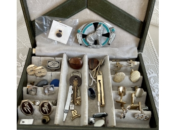 Vintage Jewelry Box With Men's Cuff Links And Tie Tac - 1 Siskiyou Belt Buckle