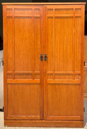 Large Oak And Veneer 2 Door Office Work Station With Pull Out Keyboard Drawer And Light