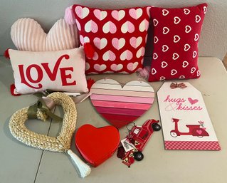 Valentine's Lot - Wood And Metal Signs, Decorative Pillows, And More