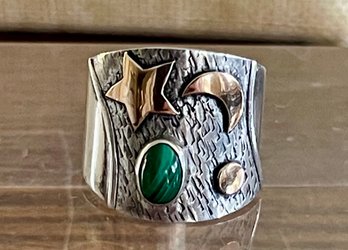 Sterling Silver & Malachite Cabochon 18K Gold Accent Moon & Stars Ring - Size 5 - Weight 7.4 Grams