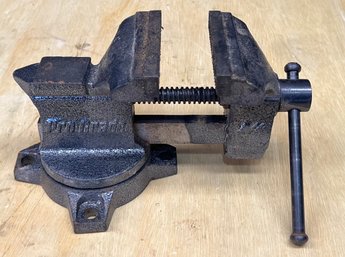 ProGrade 4 Inch Swivel Bench Vise