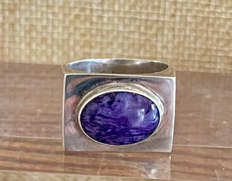 Sterling Silver & Charoite Cabochon Ring Size 8 - Total Weight 10.6 Grams