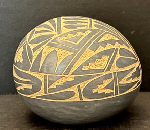 Lorraine Chinana Jemez Pueblo Signed Pottery Seedpot