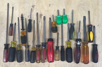 Assorted Phillips And Flathead Screwdrivers