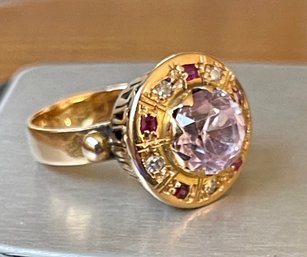 Vintage 18K Yellow Gold Ladies Size 7.5 Ring Pink Spinel Center Stone & Emerald Cut Ruby Stones W Appraisal