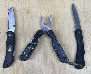 Small Multi-tool With Case And Outdoor Edge Pocket Knives