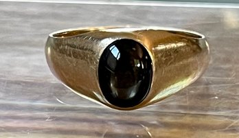 Vintage 14K Gold & Black Star Sapphire Ring - Size 7.5 - Total Weight 4.2 Grams