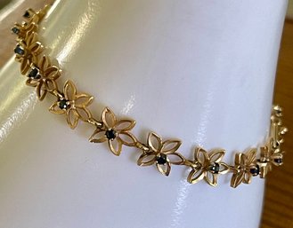 14K  Yellow Gold And Blue Sapphire Flower 7 Inch Bracelet - Total Weight 6.2 Grams