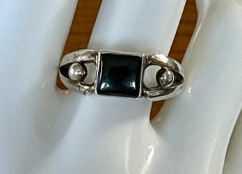 Sterling Silver & Onyx Ring - Size 11 - Total Weight 7.1 Grams