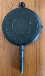 Antique Griswold No. 9 Cast Iron Waffle With Wood Handles 1901