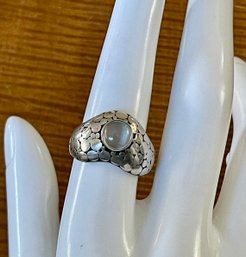 Sterling Silver & Moonstone Cabochon Ring - Size 8 - Total Weight 7 Grams
