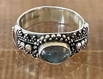 Sterling Silver & 18K Gold Accent Ring With Rainbow Moonstone Cabochon - Size 5.75 - Weight 4.1 Grams