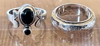 2 Sterling Silver Rings - Hammered Band & Black Onyx Cabochon Ring - Size 6-6.75 - Weight 11 Grams