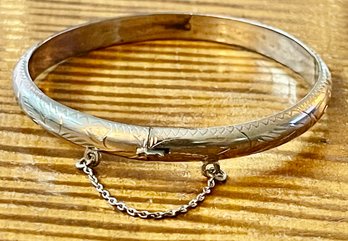Vintage Etched Sterling Silver Hinged Bangle Bracelet With Safety Chain - Total Weight 8.3 Grams