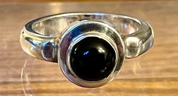 Sterling Silver And Black Onyx Cabochon Ring - Size 10 - Weight 8.2 Grams