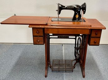 Antique Singer Sewing Machine In Original Wood Cabinet Model Aj050247
