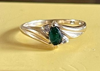 Vintage 14K Yellow Gold Diamond And Emerald Ring Size 6 ( As Is )