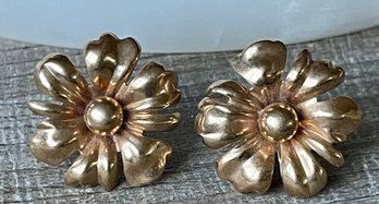 Pair Of Vintage 9 Karat Gold Flower Earrings - Total Weight 3.8 Grams