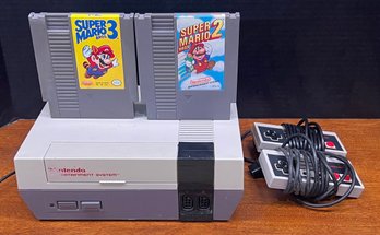 Vintage Nintendo Entertainment System Model Nes-001 With 2 Controllers And Super Mario Bros 2 And 3